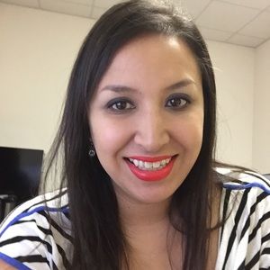 Meet your Posher, Elizabeth